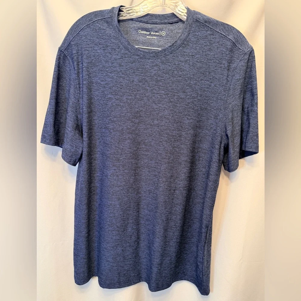 Outdoor Voices Men’s Medium Performance T-Shirt Dark Blue Black Workout Athletic